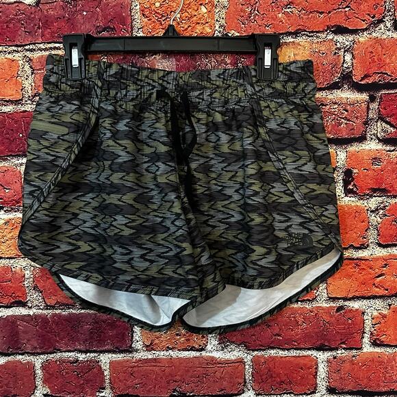 The north face women’s shorts medium - Picture 1 of 8